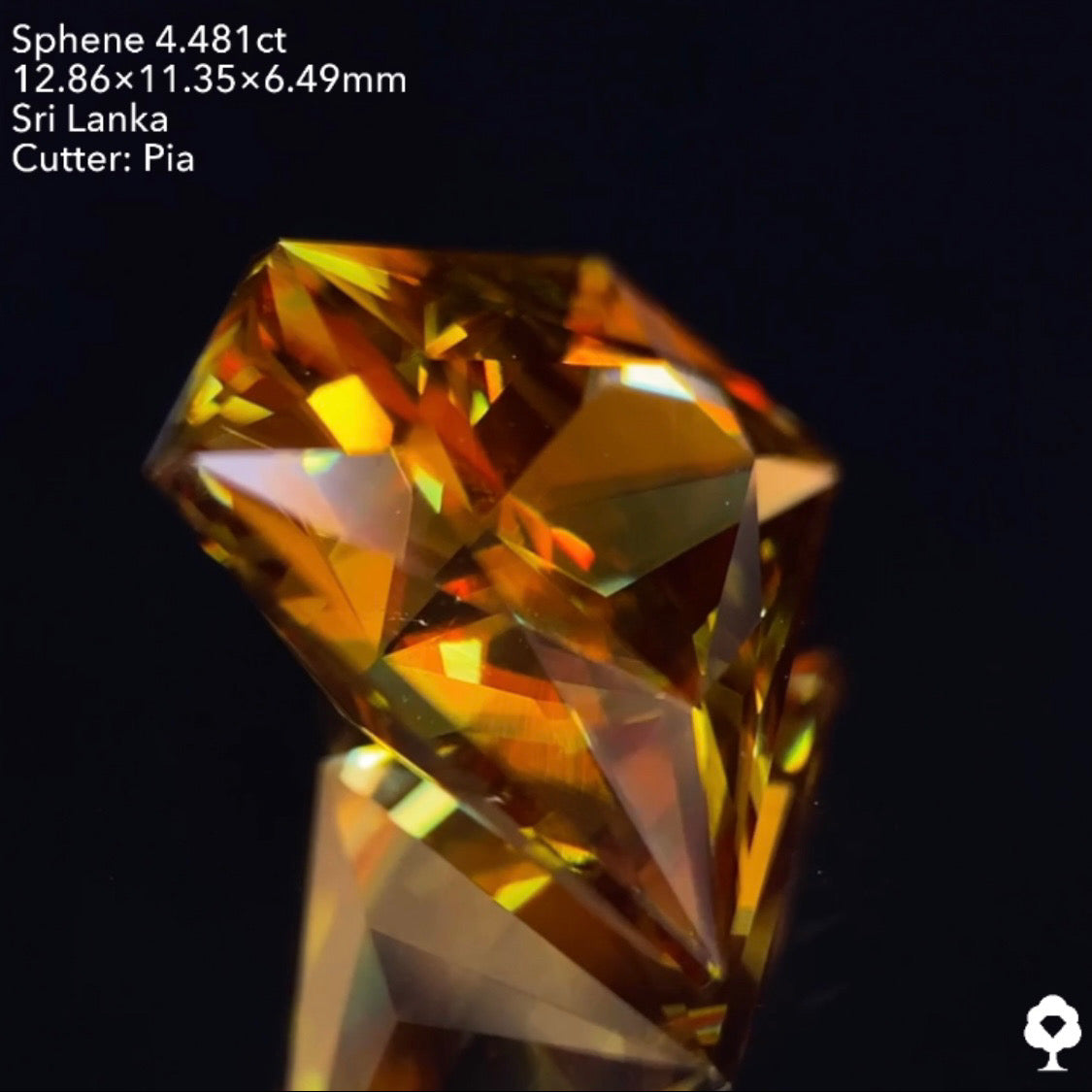 【5/26(木)終了★1ヶ月オークション】赤いファイアーが凄まじいスリランカ産は大きいけど可愛い宝石形★スフェーン4.481ct ピアッちゃん作品