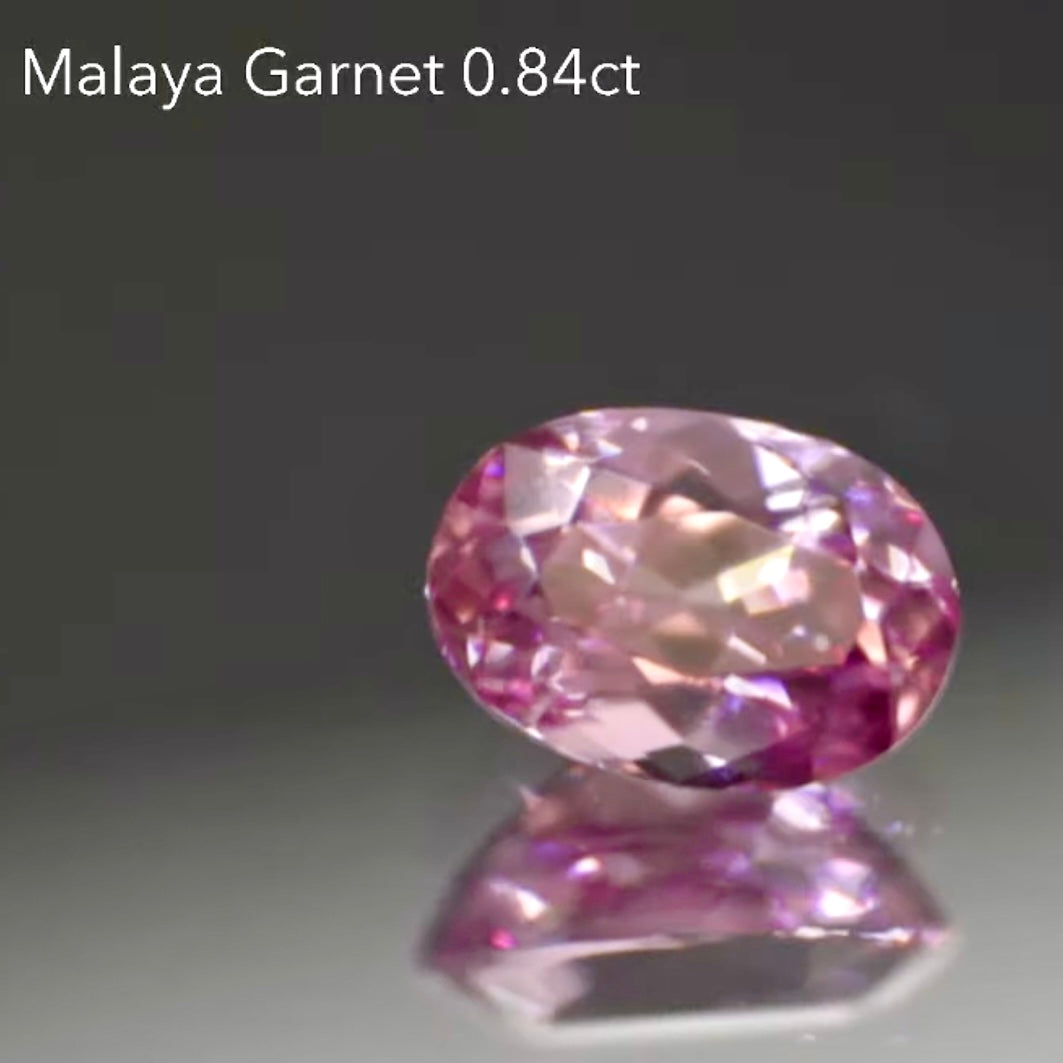 マラヤガーネット0.84ct【8/18アンミルライブご紹介作品】