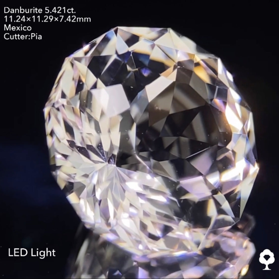 新カットの強い煌めきを大粒で楽しむ★カラーレスダンビュライト5.421ct ピアッちゃん作品