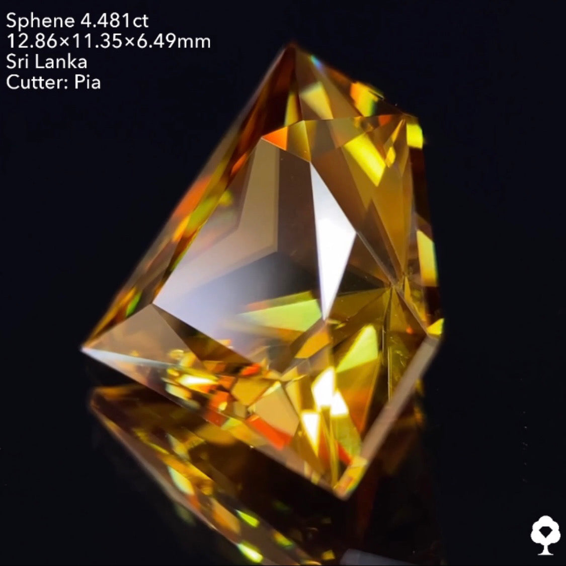 【5/26(木)終了★1ヶ月オークション】赤いファイアーが凄まじいスリランカ産は大きいけど可愛い宝石形★スフェーン4.481ct ピアッちゃん作品