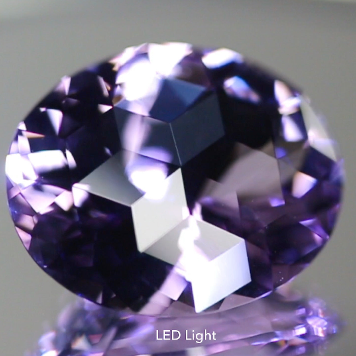 【SOLD OUT】可愛い色合いながら迫力満天のキューブスターオーバル★アメジスト8.80ct/ゲオちゃん作品★お問い合わせ1番乗り価格★