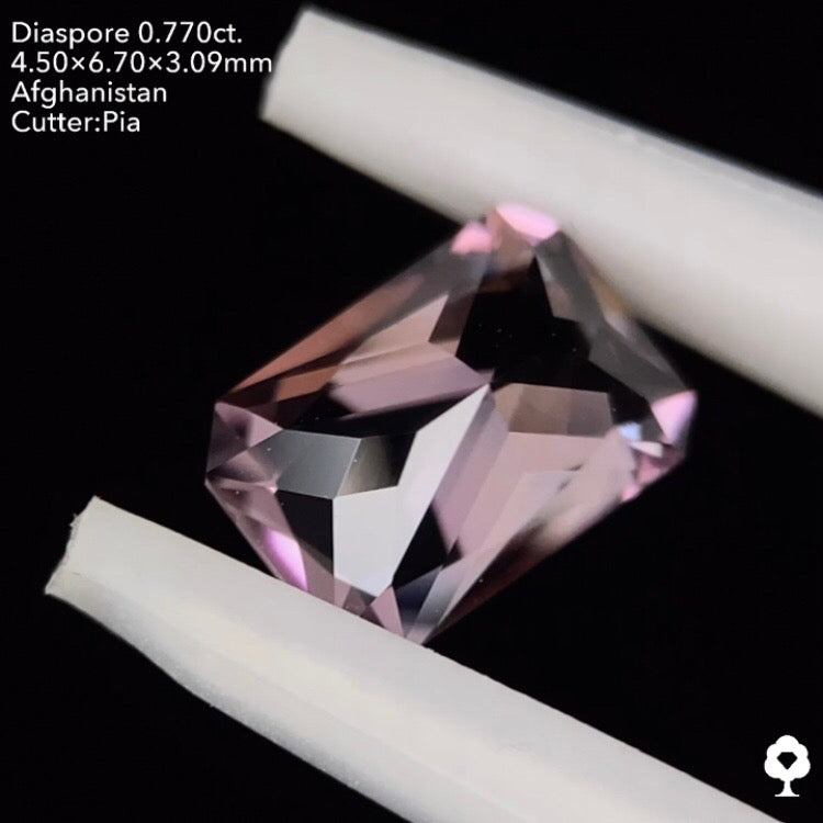 【SOLD OUT】ダイアスポア0.770ctピアッちゃん作品★お問合せ特別価格★
