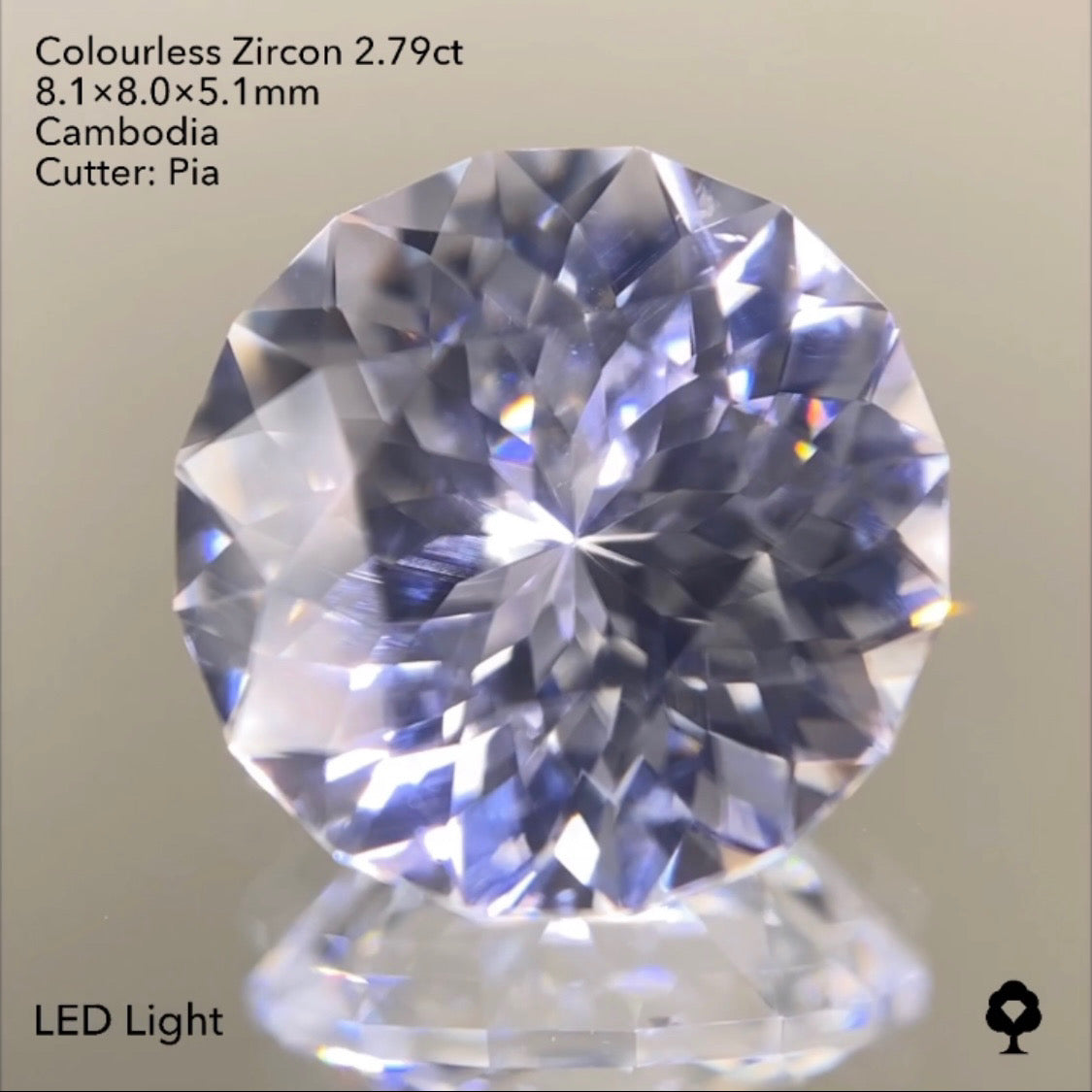 【ご当選者さま専用】完全無色だけどカラフルな輝き✨カラーレスジルコン2.79ct✨💎ピアッちゃん作品