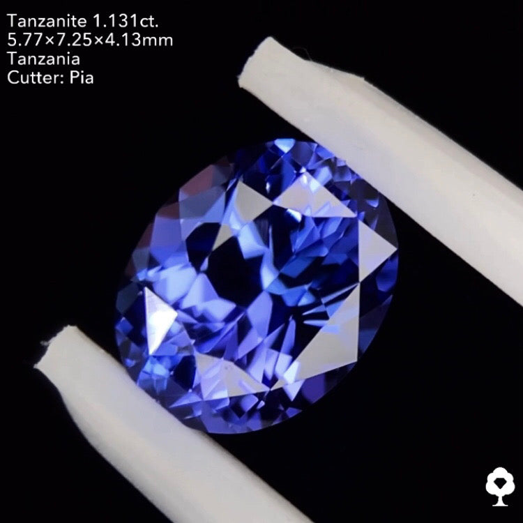 タンザナイト1.131ct. オーバル ピアッちゃん作品
