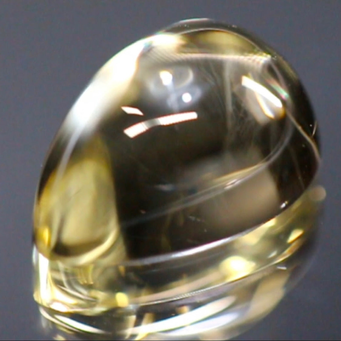 たっぷりとしたボリュームがめちゃ可愛い月の雫★ラブラドライト2.35ct 社長作品✨こちらはクーポンはごめんなさい🙏