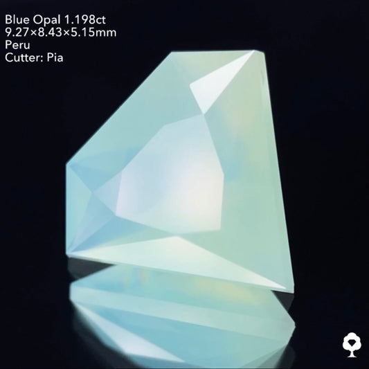 【ご落札者さま専用★1発入札オークション】シャープな宝石形に仕上げられた優しい雰囲気の美色★ブルーオパール 1.198ct ピアッちゃん作品
