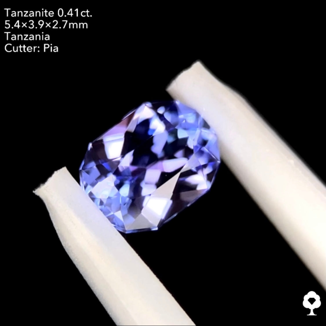 【本日21:00終了‼️】タンザナイト 0.41ct. ファンシーオーバル ピアッちゃん作品