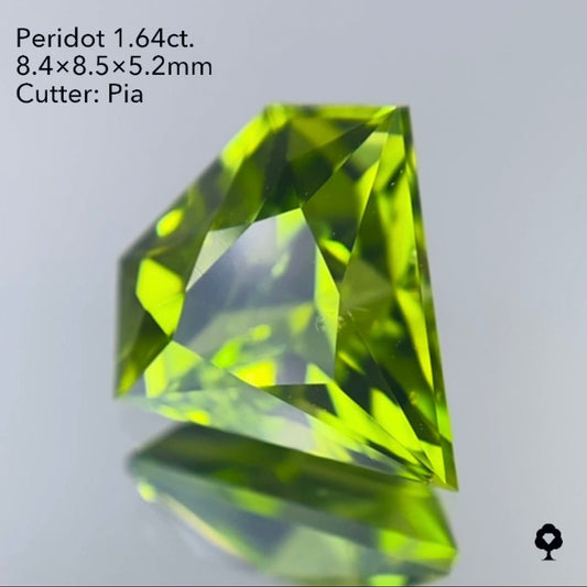 本日21:00スタート【ハラキリ1円15分オークション!!!】美色グリーンの先端長めの大人気宝石形カット★ペリドット1.64ct/ピアッちゃん作品