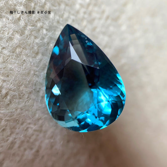 フローライト 8.398ct アディダス作品✨ 3/4 12:00~Live配信商品💎🌳⚡️