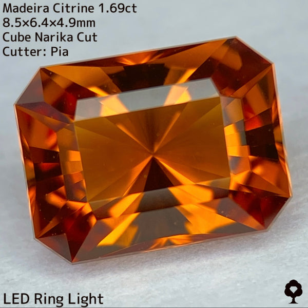 大人の色合いと腕時計のようなオクタゴンナリカー(時計)カット★マディラシトリン1.695ct