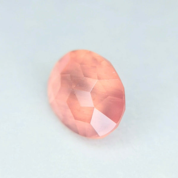 国産宝石の底力、軟らかい雰囲気をキューブカットでお届け / ロードクロサイト 0.597ct