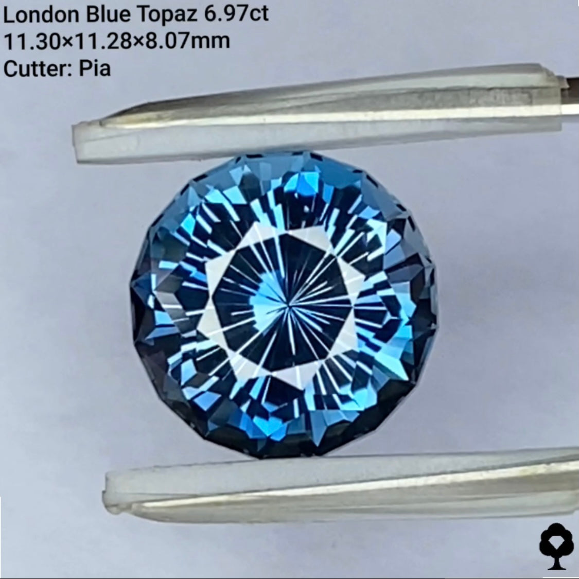 深みと爽やかさのコントラストが美しい秒針のような煌めき★ロンドンブルートパーズ6.97ct★テーブルキューブナリカーカット16角形