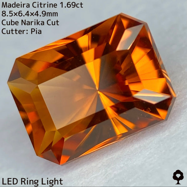 大人の色合いと腕時計のようなオクタゴンナリカー(時計)カット★マディラシトリン1.695ct