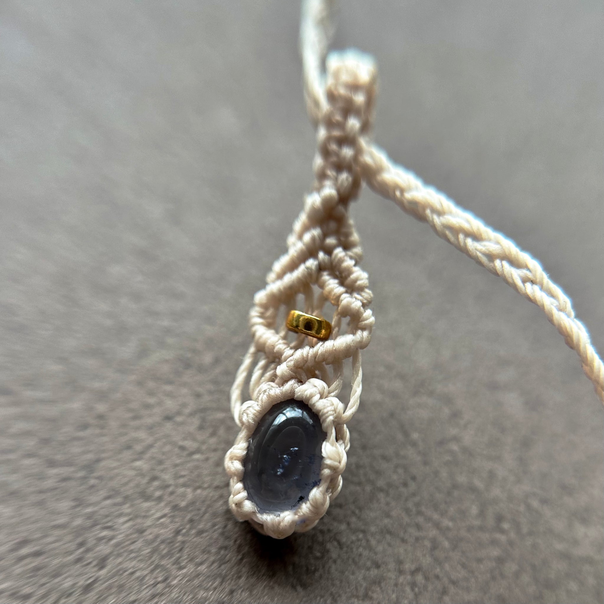 アイオライトナチュラルシリーズ🌻 マクラメ ペンダント1.35ct