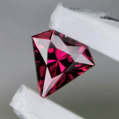 【チップ歓迎プライス】宝石形 Gemshape Type1 ルビー 0.133ct