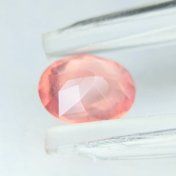 国産宝石の底力、軟らかい雰囲気をキューブカットでお届け / ロードクロサイト 0.597ct
