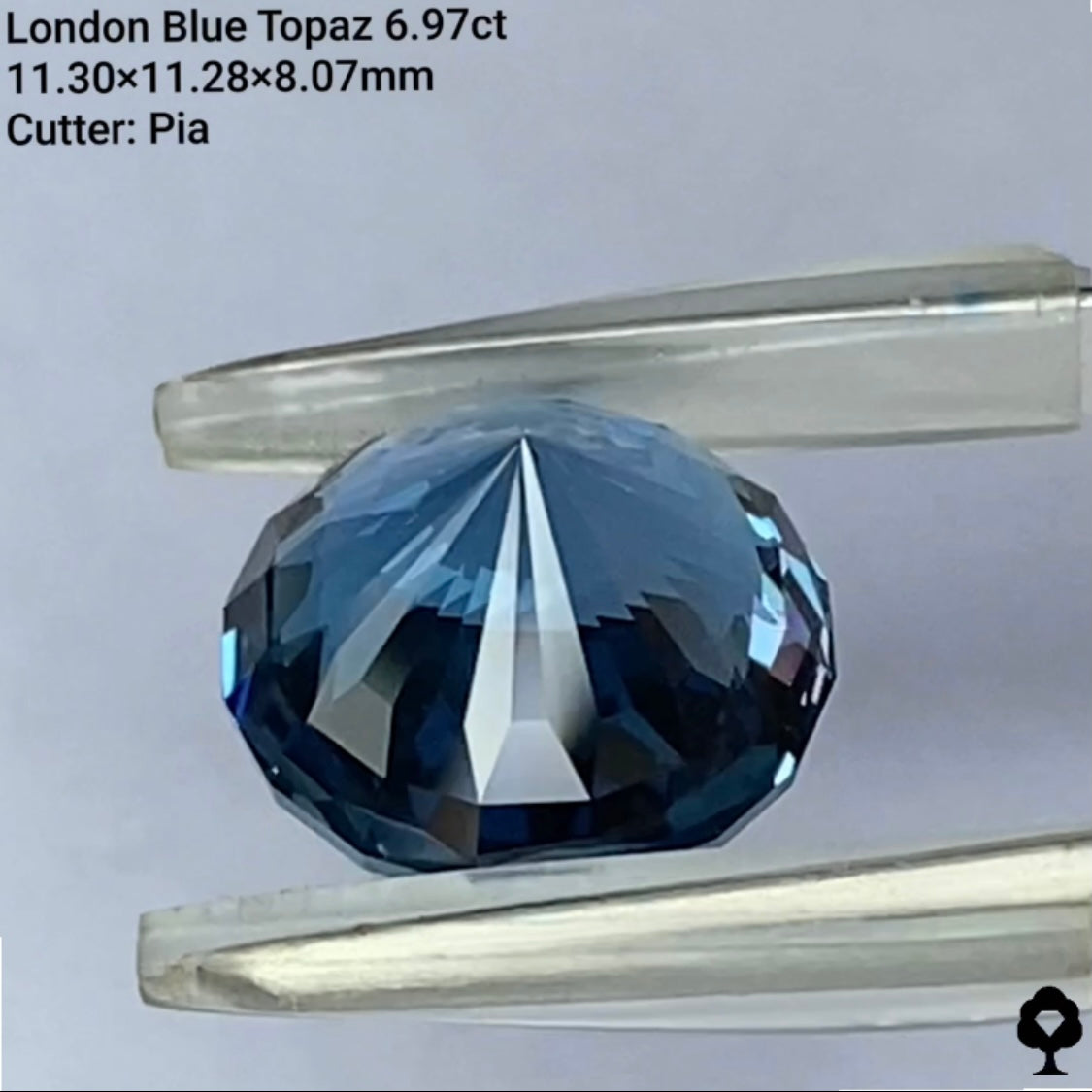 深みと爽やかさのコントラストが美しい秒針のような煌めき★ロンドンブルートパーズ6.97ct★テーブルキューブナリカーカット16角形