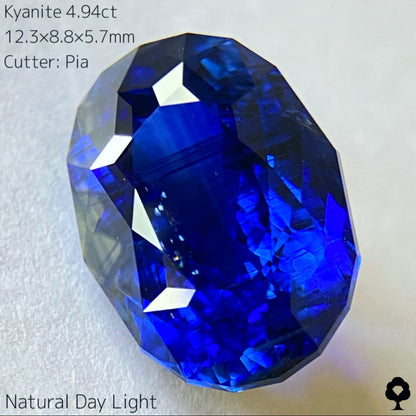 【難題に逃げずに挑み続ける】ロイヤルブルーカイヤナイト4.94ct★カット難易度最上級の一級品ロイヤルブルーをどこにも無い輪郭縁取りカットに仕上げた逸品★ピアッちゃんカイアナイト制覇記念プライス★