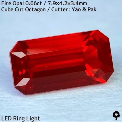 真っ赤な結晶から細やかな煌めきと直線の煌めき放つオクタゴン★ファイアーオパール0.66ct