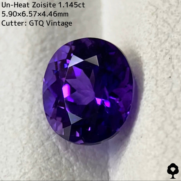奥底にブルーが潜む超濃厚パープルの名品クラシカルオーバル★非加熱ゾイサイト 1.145ct