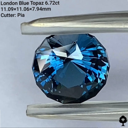 ロンドンブルートパーズ6.72ct★美濃色から細やかな秒針のような煌めきがたまらないテーブルキューブナリカーカット★サイコロチャレンジプライス