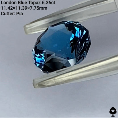 最も時計らしさを感じるバランス良い美色の傑作★ロンドンブルートパーズ6.36ct★テーブルキューブナリカーカット12角形