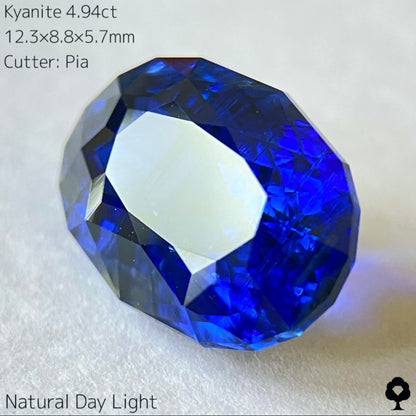 【難題に逃げずに挑み続ける】ロイヤルブルーカイヤナイト4.94ct★カット難易度最上級の一級品ロイヤルブルーをどこにも無い輪郭縁取りカットに仕上げた逸品★ピアッちゃんカイアナイト制覇記念プライス★