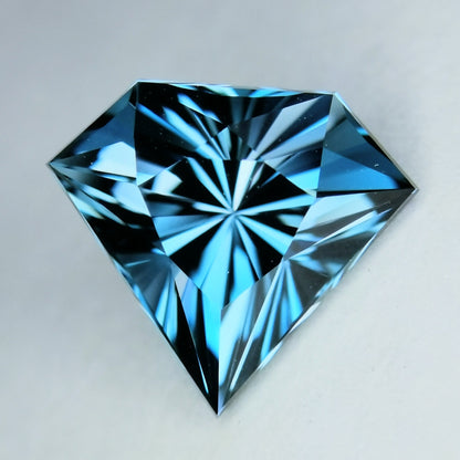 ロンドンブルートパーズ 3.75ct★大粒の宝石形ナリカーの美しいブルーの煌めき