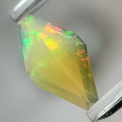 オパール 1.52ct / ゲオマニアカモーン！ゲオちゃんが作る特殊なファセットの組み方のカイトカット