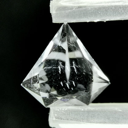 ハイアライトオパール  0.455ct★希少な結晶を贅沢な宝石形に仕上げた逸品★日独産地証明付き