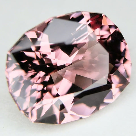 室内や外、いろんな所でみて欲しいガーネット / マラヤガーネット 2.099ct