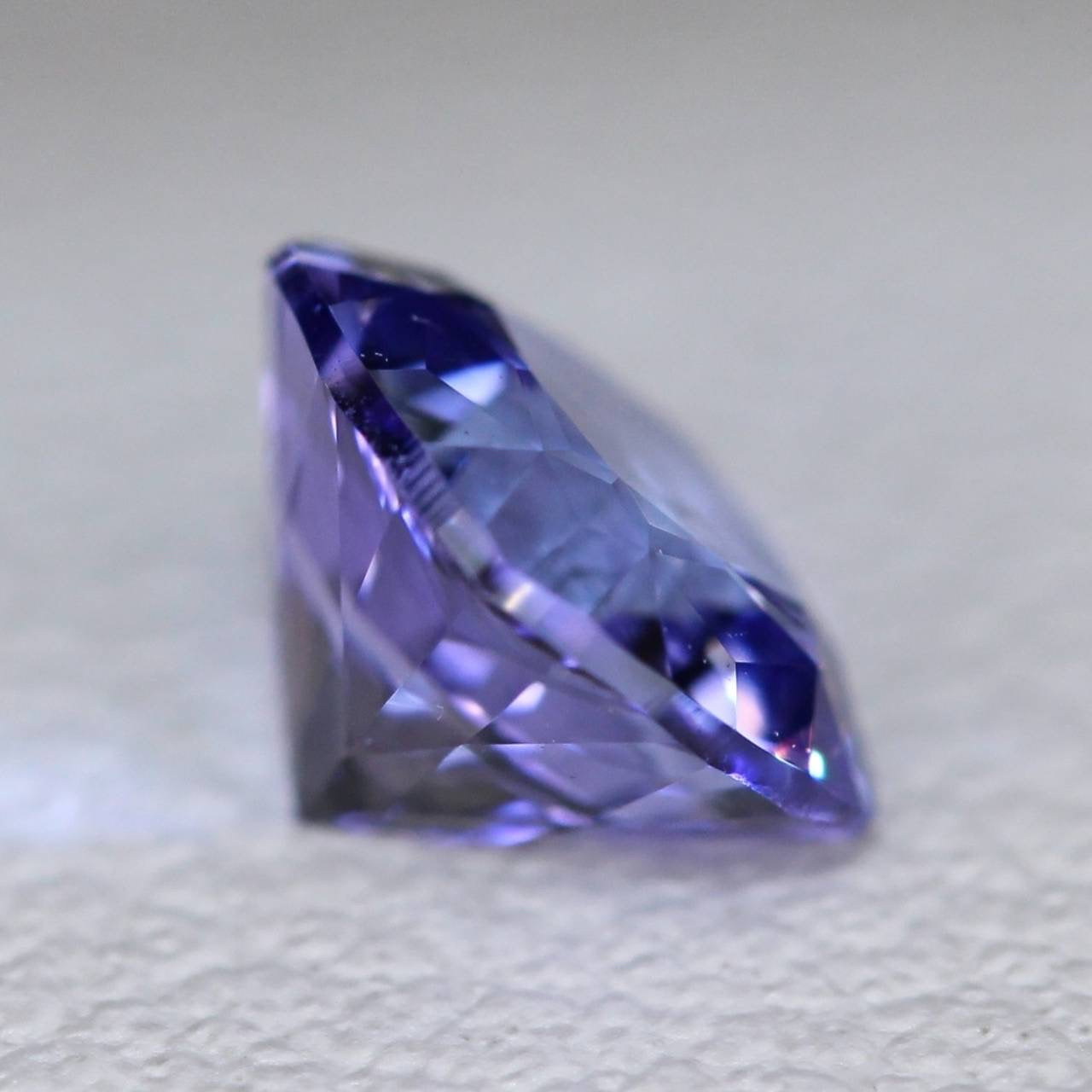 【勝手にチャットプレキャン】タンザナイト 0.49ct / ゲオちゃんのキューブカットが入ったシッカリ紫陽花色