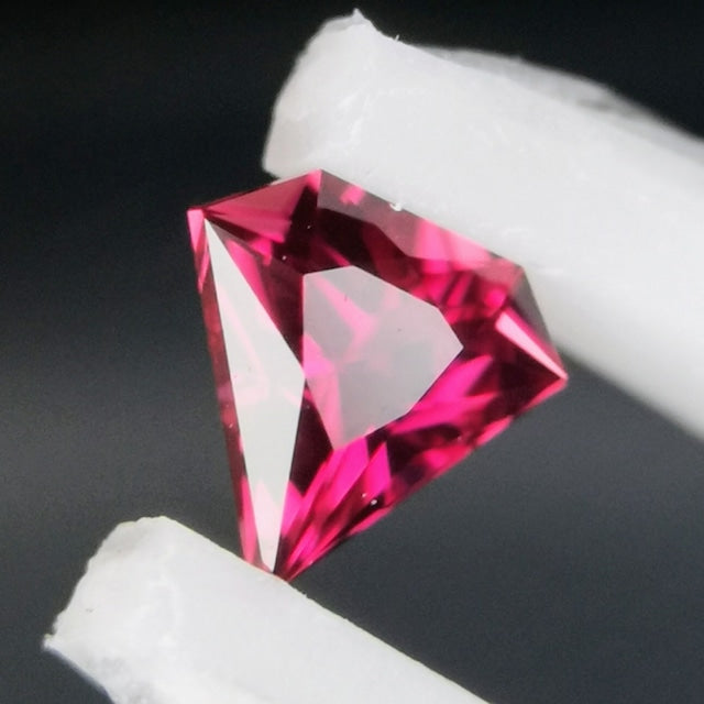 【チップ歓迎プライス】宝石形 Gemshape Type1 ルビー 0.133ct