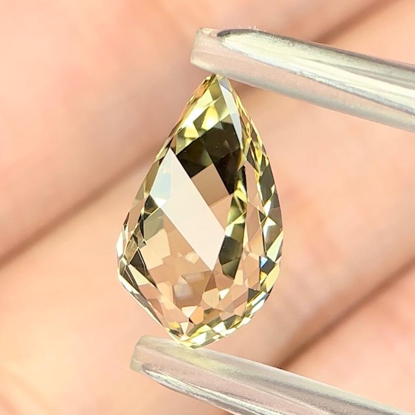 スクリューの在庫は残り2個【ノリ一押しの雫】ゴールデンラブラドライト 4.23ct