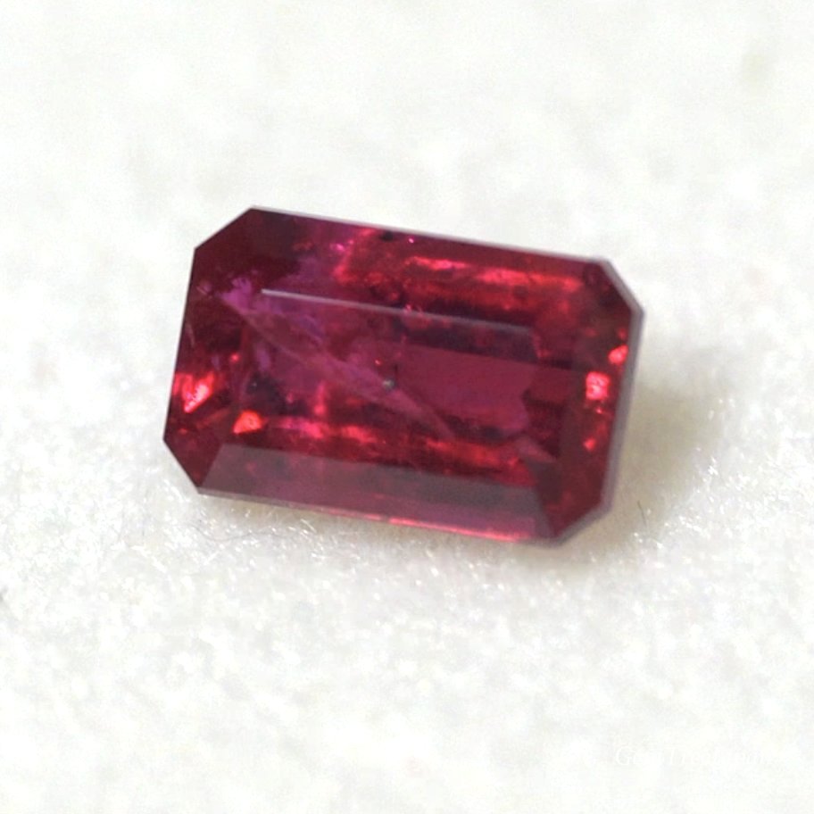 ピジョンブラッドレッド❣️非加熱ルビー0.463ct( モザンビーク産)☆ピアッちゃん作品