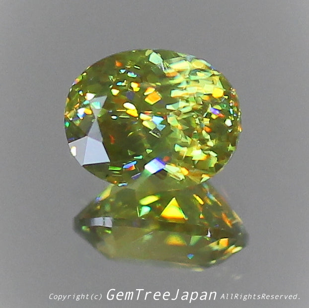 これぞ“GTQスフェーン”💎🌳マダガスカル産0.50ct(5/7)✨ 今夜もGemTreeJapan花火大会🎇 ピアっちゃん作品💎