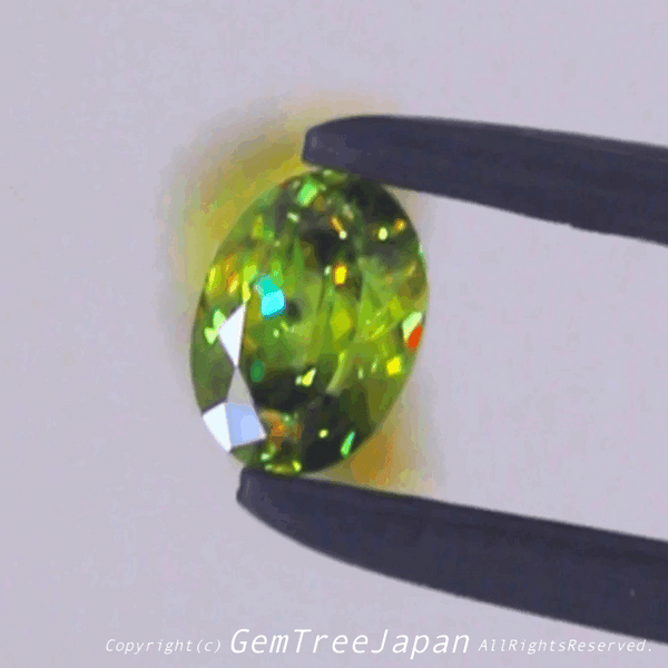 とにかく素晴らしいネオングリーン❗️小さくたって価値の高い逸品✨マダガスカル産スフェーン0.61ct💎
