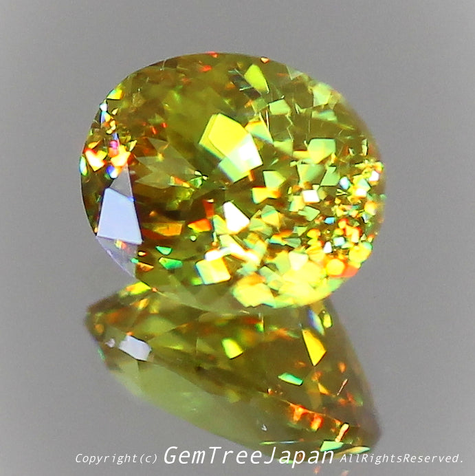 新作お披露目特価は9月4日までとなります❗️これぞ“GTQスフェーン”💎🌳マダガスカル産0.65ct✨ GemTreeJapan花火大会🎇 ピアっちゃん作品💎