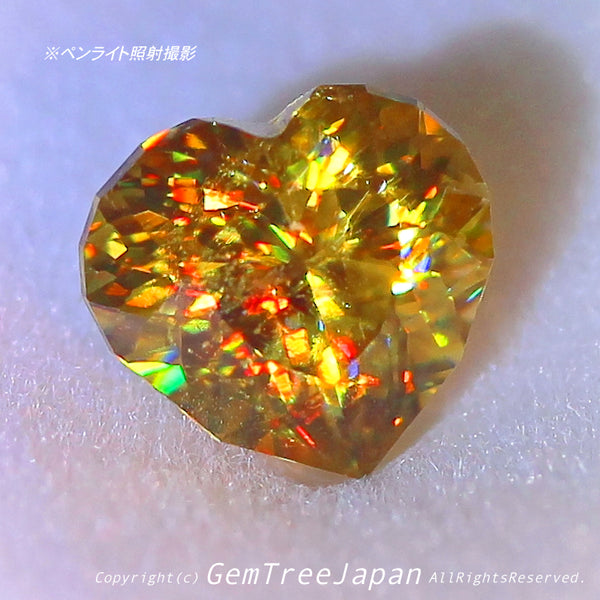 『2個ぽっきり』“ファンシーハート”のマダガスカルスフェーン💎こちらは0.76ctです✨11/16Live配信⚡️ピアっちゃん作品