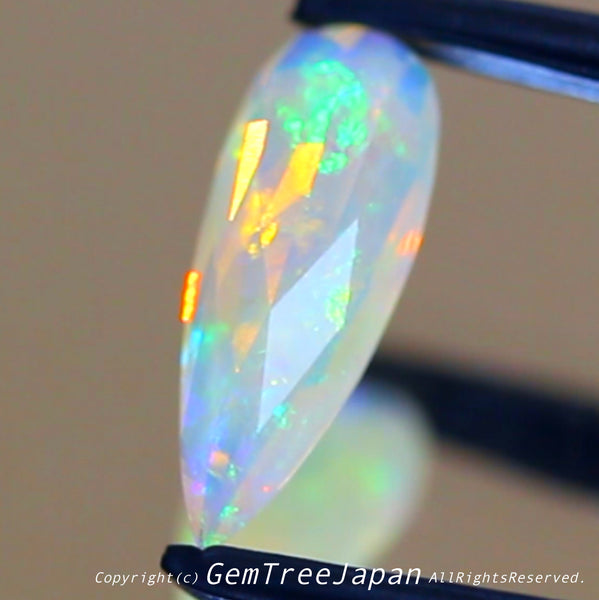 楽しさと綺麗さを兼ね備えたオーストラリア産オパール🌈✨"アディダス作"1.245ct💎