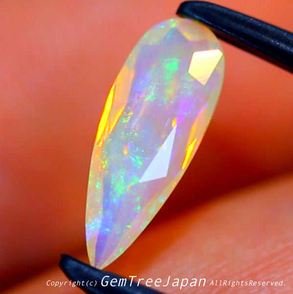 楽しさと綺麗さを兼ね備えたオーストラリア産オパール🌈✨"アディダス作"1.245ct💎