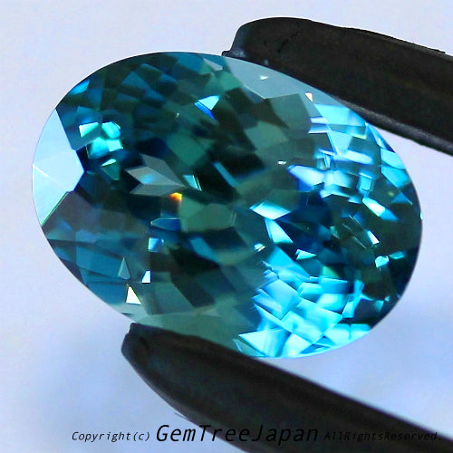 濃いめのブルーが美しく煌く✨ブルージルコン1.63ct