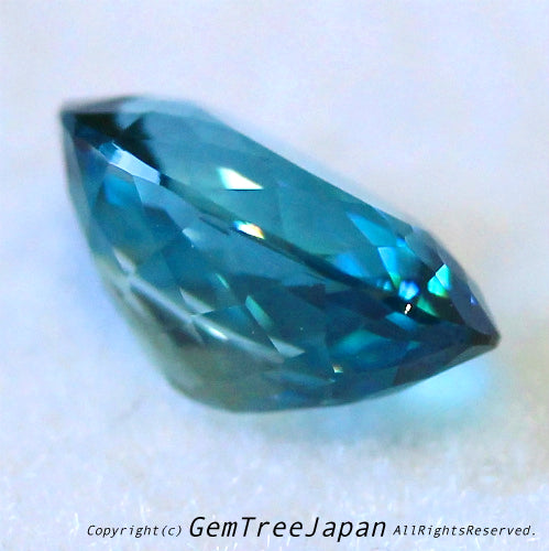 濃いめのブルーが美しく煌く✨ブルージルコン1.63ct