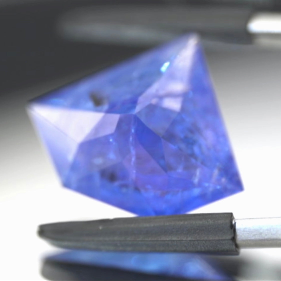 キレイじゃないけどメチャ可愛い💎宝石形タンザナイト6.56ct💎ピアッちゃん作品👍GTJ名物【HPオークション】こちらはクーポンはごめんなさい🙏