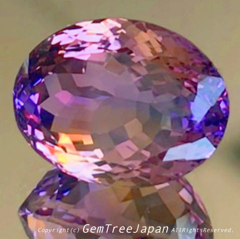内緒で掲載したくなるほどの“超美色✨アメトリン”16.64ct