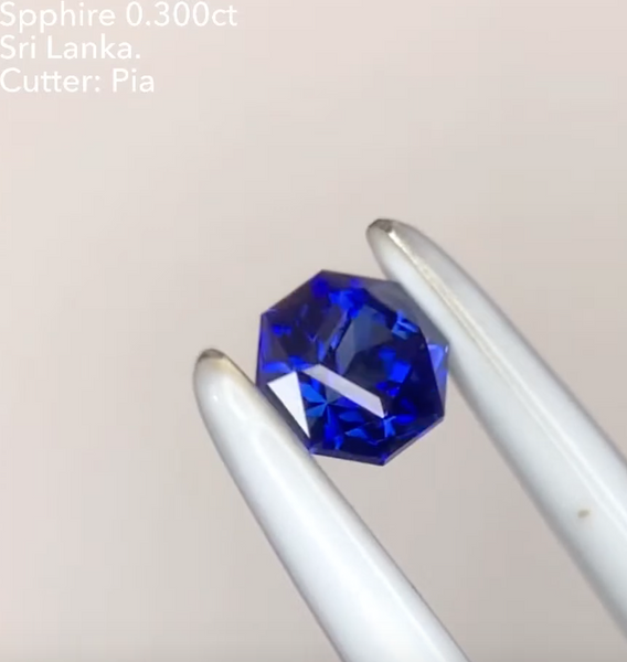 SOLDOUT⭐️応援感謝プライス❣️青い薔薇💙ロイヤルブルー系サファイア0.300ct ピアッちゃん作品