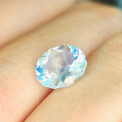 💎✖️８✨宝石形が見えるピアッちゃん新カット💎インクル見えるこの結晶感が幻想的🦄レインボームーンストーン1.400ct