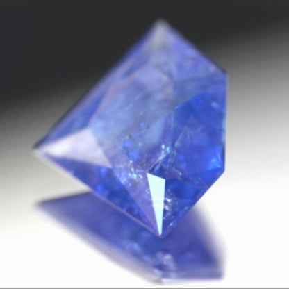 キレイじゃないけどメチャ可愛い💎宝石形タンザナイト6.56ct💎ピアッちゃん作品👍GTJ名物【HPオークション】こちらはクーポンはごめんなさい🙏