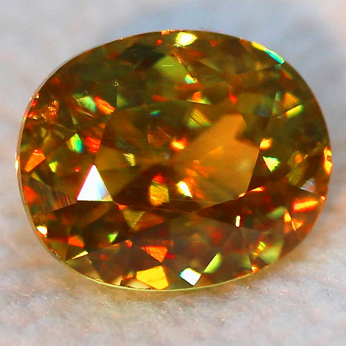 ボリュームもファイアーも魅力的😍マダガスカル産スフェーン3.58ct