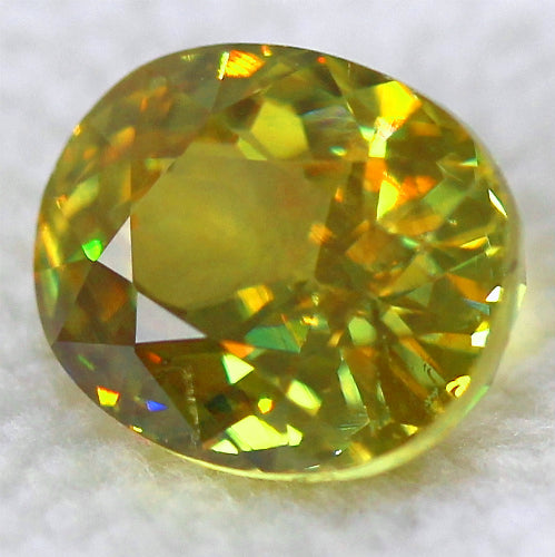ボリュームもファイアーも魅力的😍マダガスカル産スフェーン3.58ct